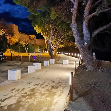 Cosy Avec Vue Sur La A 60 M² Μπαστιά