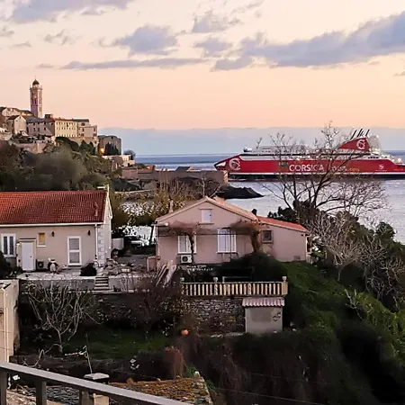 Cosy Avec Vue Sur La A 60 M² Διαμέρισμα *